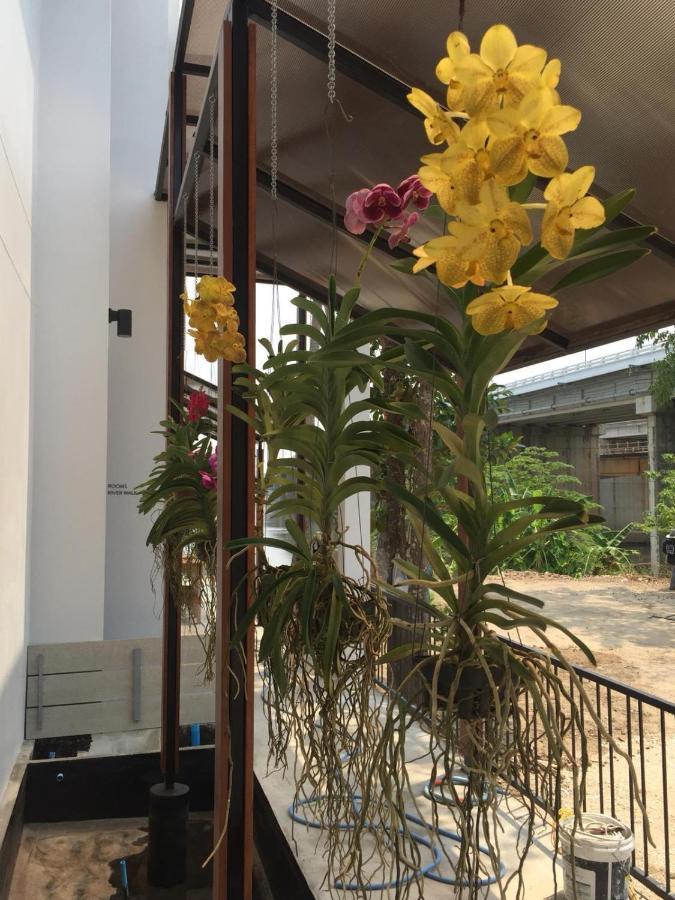 Home By The Bridge Hotel Kamphaeng Phet Exterior photo