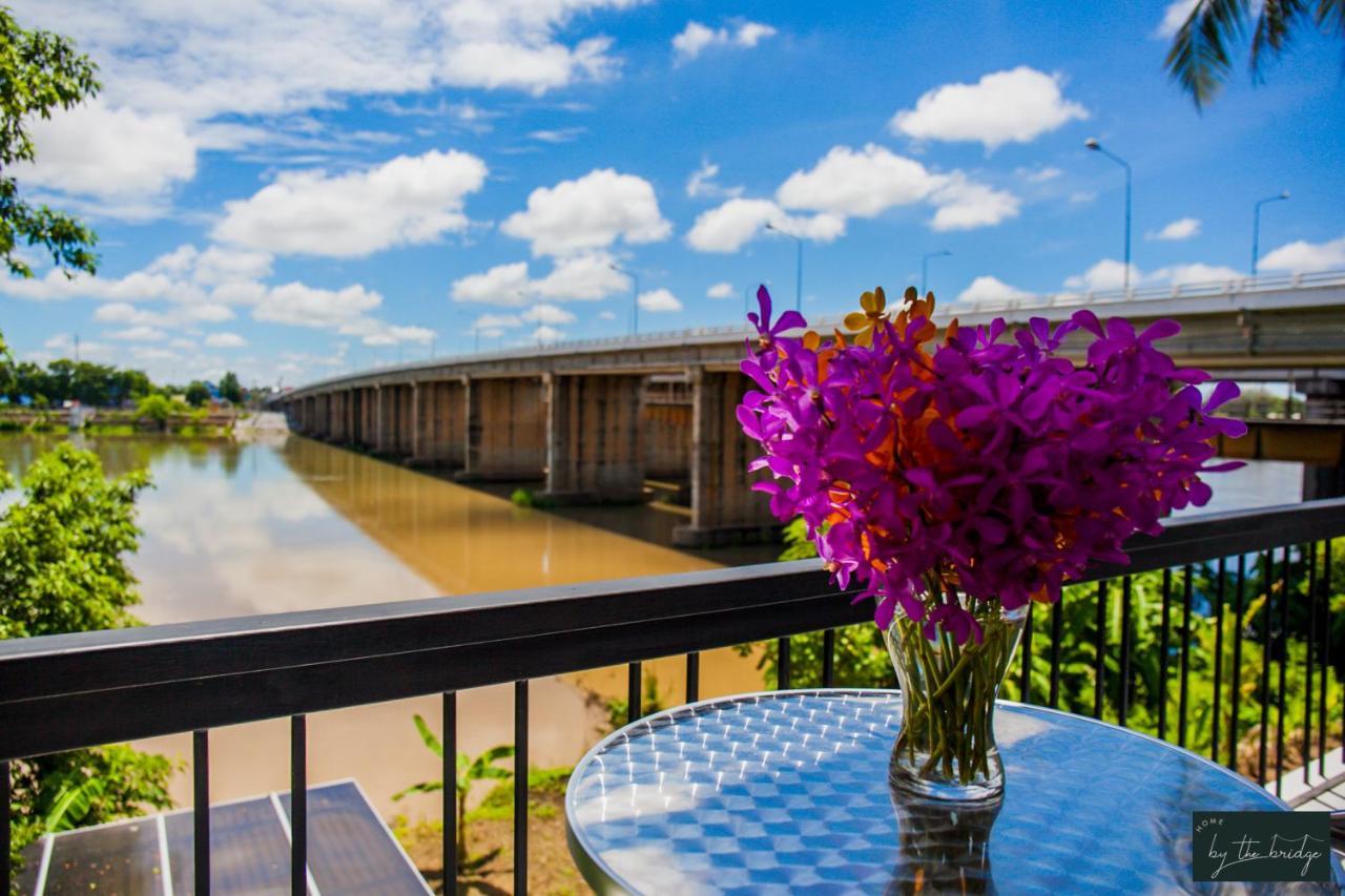 Home By The Bridge Hotel Kamphaeng Phet Exterior photo