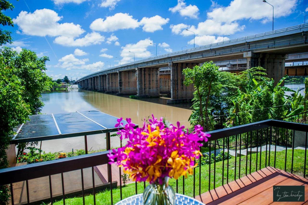 Home By The Bridge Hotel Kamphaeng Phet Exterior photo